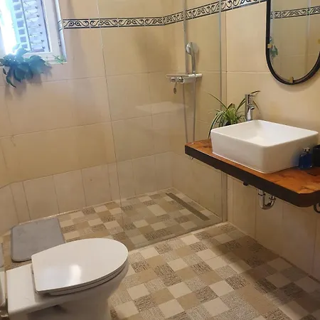 Apartment Sa Terasom Pirovac