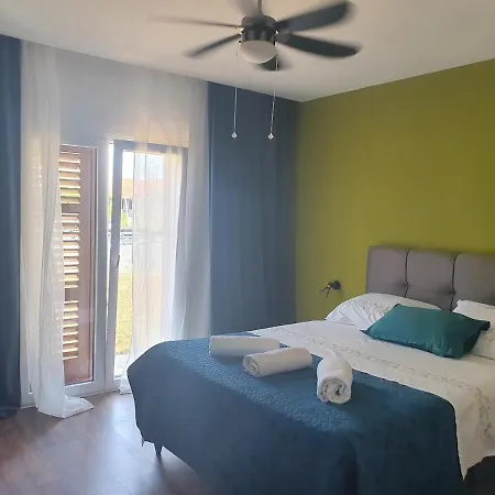 Sa Terasom Pirovac